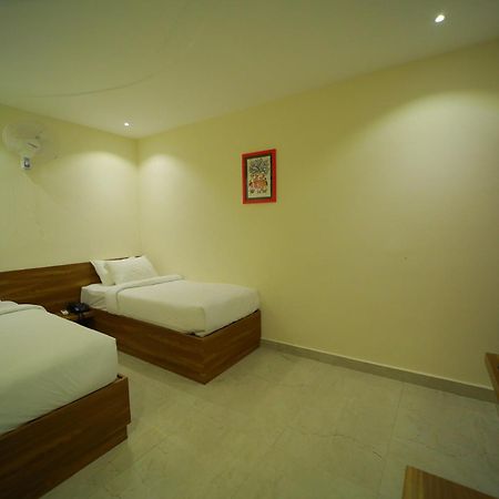Hotel Dhruv Elite And Banquets Hajdarabad Zewnętrze zdjęcie